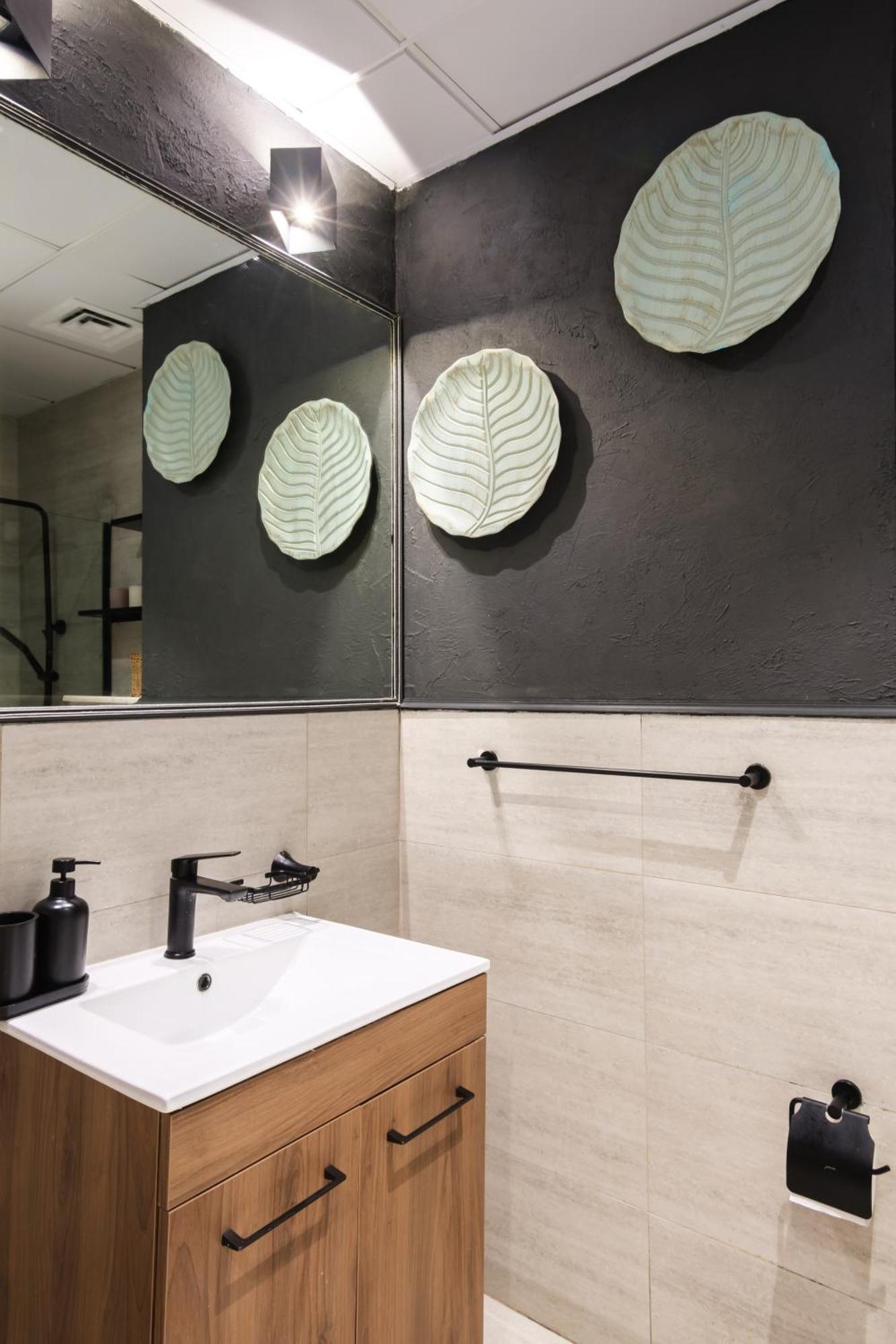 Ferienwohnung Industrial Chic Retreat Al Qurayyah Exterior foto